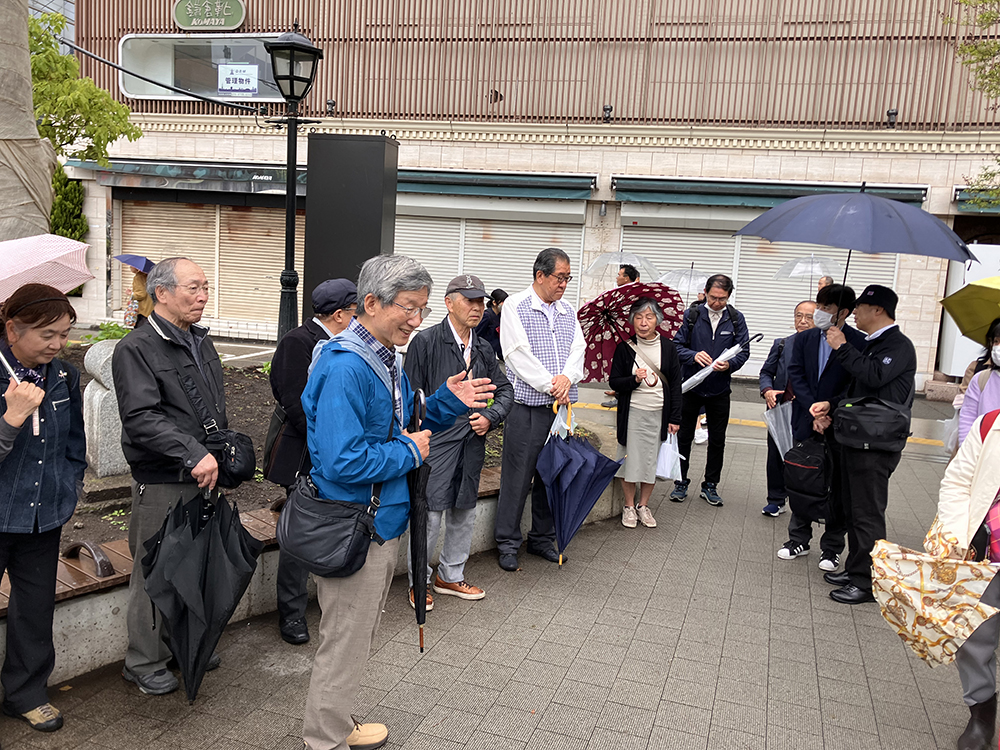 鎌倉駅前で会長挨拶